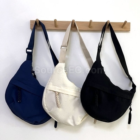 客製化尼龍布斜挎餃子包禮品