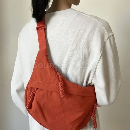 客製化尼龍布斜挎餃子包禮品